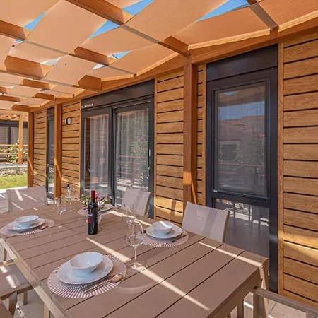 Holiday home Lovely In Brodarica (Sibenik-Knin)