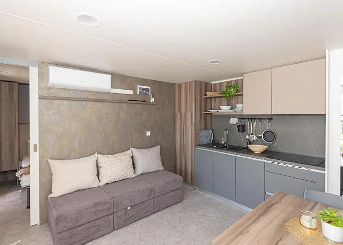 Lovely In Holiday home Brodarica (Sibenik-Knin)